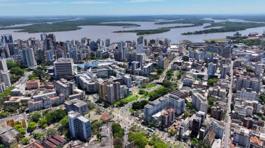 Porto Alegre Skyline Rio Grande Do Sul Brezilya 'daki Porto Alegre' de. Highrise Binaları. Metropolis Manzarası. Güzel güneşli bir gün. Porto Alegre Skyline Rio Grande Do Sul Brezilya 'daki Porto Alegre' de.