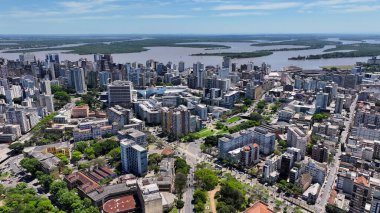 Porto Alegre Skyline Rio Grande Do Sul Brezilya 'daki Porto Alegre' de. Şehir merkezinde. Highrise Binaları. Güzel şehir Skyline. Porto Alegre Skyline Rio Grande Do Sul Brezilya 'daki Porto Alegre' de.