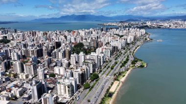 Florianopolis Skyline Santa Catarina Brezilya 'daki Florianopolis' te. Şehir Sahnesi. Şehir merkezinde trafik vardı. Şehir peyzajı. Florianopolis Skyline Santa Catarina Brezilya 'daki Florianopolis' te. Tarihi Binalar.