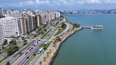 Florianopolis Skyline Santa Catarina Brezilya 'daki Florianopolis' te. Sahil şehri. Şehir merkezinde. Şehir manzarası manzarası. Florianopolis Skyline Santa Catarina Brezilya 'daki Florianopolis' te. Turizm Tarihi Yer.