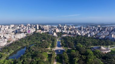 Porto Alegre Skyline Rio Grande Do Sul Brezilya 'daki Porto Alegre' de. Şehir merkezinde. Highrise Binaları. Güzel şehir Skyline. Porto Alegre Skyline Rio Grande Do Sul Brezilya 'daki Porto Alegre' de.