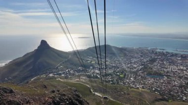 Cape Town, Cape Town, Güney Afrika Cape Town 'da. Masa Dağı manzarası. Şehir merkezinde. Cape Town Güney Afrika 'da. Turizm Seyahati. Büyüleyici Skyline.