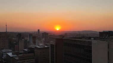 Johannesburg Skyline Güney Afrika 'da Johannesburg' da. Yüksek Binalar Peyzajı. Megacity Arkaplanı. Güney Afrika 'da Johannesburg' da. Şehir merkezinde. Şehir Açık Hava.