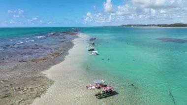 Brezilya 'nın kuzeydoğusunda Alagoas Brezilya' da Japaratinga 'da gökyüzü. Doğa manzarası. Cennet Manzarası. Seyahat belgesi. Kuzeydoğu Brezilya Skyline Japonya 'da Alagoas Brezilya' da.