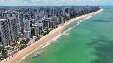 Pernambuco Brezilya 'nın kuzeydoğusundaki Recife' de Skyline. Şehir merkezi arka planı. Şehir Bölgesi. Metropolitan Binaları. Pernambuco Brezilya 'daki Recife' de Kuzeydoğu Brezilya Skyline.