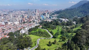 Kolombiya 'nın başkenti Bogota' da Bogota Skyline. Yüksek Binalar Peyzajı. Finans Bölgesi. Bogota, Kolombiya Bölgesi 'nde. Şehir merkezinde. Şehir Açık Hava.