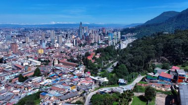 Cundinamarca Kolombiya 'daki Bogota' da Bogota Skyline. Şehir merkezindeki şehir manzarası. Kurumsal Binalar Arkaplanı. Bogota Cundinamarca Kolombiya 'da. High Rise Binaları. İş Bölgesi.
