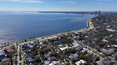 Tampa Körfezi, Tampa, Florida Birleşik Devletleri. Şehir merkezindeki şehir manzarası. Coastal Avenue Arkaplanı. Florida 'da Tampa Körfezi, Birleşik Devletler. High Rise Binaları. İş Bölgesi.