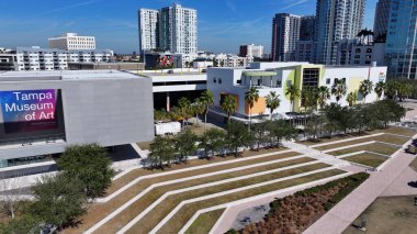 Curtis Hixon Tampa 'daki rıhtım parkı, Florida Birleşik Devletleri. Yüksek Binalar Peyzajı. Şehir merkezinde. Curtis Hixon rıhtım parkı Florida 'da. Sahil şehri. Tampa Körfezi Açık Hava.