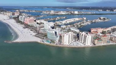Clearwater Skyline, Florida 'da, ABD' de. Çarpıcı şehir manzarası. Plaj manzarası. Highrise Binaları. Clearwater Skyline, Florida 'da, ABD' de. Doğa Arkaplanı.