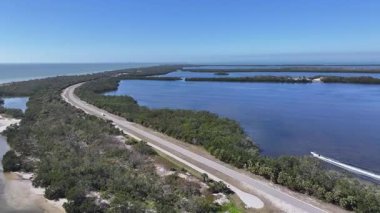 Fort De Soto Park Clearwater, Florida 'da. Doğa Park Peyzajı. Cennet Manzarası. Waterfront Sahil Parkı. Fort De Soto Park Clearwater, Florida, ABD.