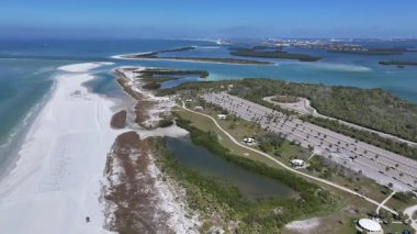 Fort De Soto Park Clearwater, Florida 'da. Doğa Park Peyzajı. Cennet Manzarası. Waterfront Sahil Parkı. Fort De Soto Park Clearwater, Florida, ABD.