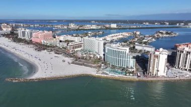 Clearwater Skyline, Florida 'da, ABD' de. Çarpıcı şehir manzarası. Plaj manzarası. Highrise Binaları. Clearwater Skyline, Florida 'da, ABD' de. Doğa Arkaplanı.