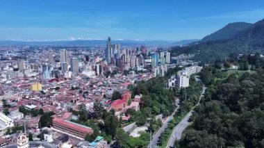 Kolombiya 'nın başkenti Bogota' da Bogota Skyline. Yüksek Binalar Peyzajı. Finans Bölgesi. Bogota, Kolombiya Bölgesi 'nde. Şehir merkezinde. Şehir Açık Hava.