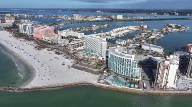 Clearwater Skyline, Florida 'da, ABD' de. Çarpıcı şehir manzarası. Plaj manzarası. Highrise Binaları. Clearwater Skyline, Florida 'da, ABD' de. Doğa Arkaplanı.