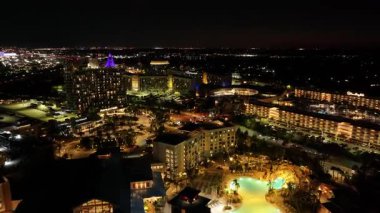 Orlando Skyline Orlando, Florida Birleşik Devletleri. Aydınlatılmış Park. Çekim Sahnesi. Gece Şehri Sahnesi. Florida Birleşik Devletleri. Orlando Skyline Florida 'da Orlando' da Birleşik Devletler.