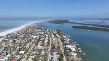 Clearwater Beach Skyline, Florida 'da, Clearwater' da. Plaj Sahnesi. Tatil seyahatleri. State Park Sahnesi. Clearwater Beach Skyline, Florida 'da, Clearwater' da. İnanılmaz Şehir Manzarası.