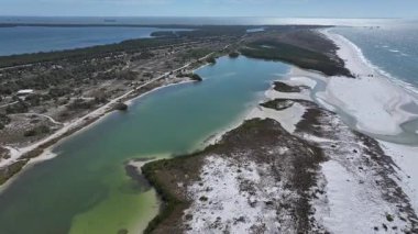 Fort De Soto Park Clearwater, Florida 'da. Doğa Park Peyzajı. Cennet Manzarası. Waterfront Sahil Parkı. Fort De Soto Park Clearwater, Florida, ABD.