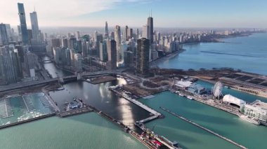 Chicago Skyline Illinois 'de Chicago' da. Highrise Binaları Sahnesi. Günbatımı Şehri. Illinois 'de Chicago Skyline. İş Bölgesi. Şehir Gökyüzü Görünümü.
