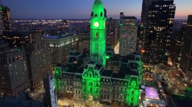 Philadelphia 'da Sunset Philadelphia Skyline, ABD' de. Şehir merkezinde aydınlandı. Sunset City Peyzajı. Philadelphia, Pennsylvania Birleşik Devletleri. Philadelphia Şehri Bölgesi.