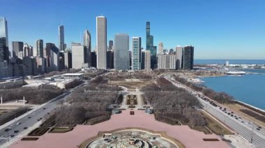 Illinois, Chicago 'daki Grant Park. Şehir merkezinde. Highrise Binaları Peyzajı. Illinois 'deki Grant Park. Metropolitan Parkı. Çarpıcı Şehir Manzarası.