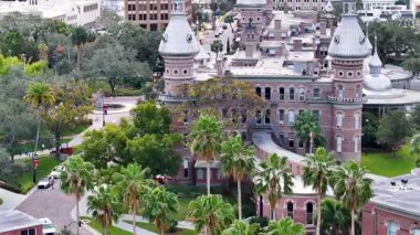 Florida 'daki Henry Bitki Müzesi. Şehir merkezi manzarası. İnanılmaz bir şehir manzarası. Ortaçağ İnşaat Müzesi. Florida 'daki Henry Bitki Müzesi. Yüksek Açılı Manzara. Florida Skyline.