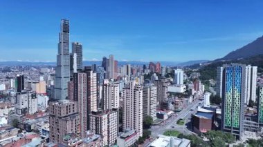 Kolombiya 'nın başkenti Bogota' da Bogota Skyline. Yüksek Binalar Peyzajı. Finans Bölgesi. Bogota, Kolombiya Bölgesi 'nde. Şehir merkezinde. Şehir Açık Hava.