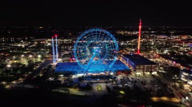 Florida, Orlando 'daki Icon Park. Aydınlatılmış Park. Evrensel Orlando Sahnesi. Gece Şehri Sahnesi. Florida Birleşik Devletleri. Florida, Orlando 'daki Icon Park, Birleşik Devletler.
