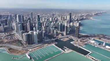 Chicago şehir merkezinde Chicago, Illinois, Birleşik Devletler. Highrise İnşaat Sahnesi. Şehir merkezi manzarası. Chicago, Illinois, Amerika Birleşik Devletleri. İş Bölgesi. Doğa Parkı Sahnesi.
