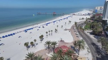 Clearwater Plajı, Clearwater, Florida Birleşik Devletleri. Plaj manzarası. Seyahat güzergahı. Meksika Körfezi Sahnesi. Clearwater Plajı, Clearwater, Florida Birleşik Devletleri. Ünlü İskele 60.