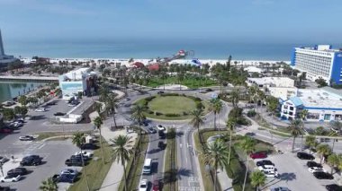 Clearwater Beach Skyline, Florida 'da, Clearwater' da. Plaj manzarası. Şehir merkezinde. Seyahat Manzarası. Clearwater Beach Skyline, Florida 'da, Clearwater' da. İnanılmaz Şehir Manzarası.