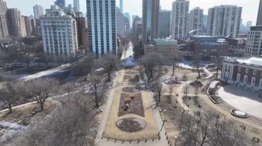 Lincoln Gardens Chicago 'da, Illinois' de. Şehir merkezinde. Doğa Parkı Havacılık Manzarası. Illinois 'deki Lincoln Bahçeleri. Highrise Binaları Peyzajı. Çarpıcı Kış Arkaplanı.