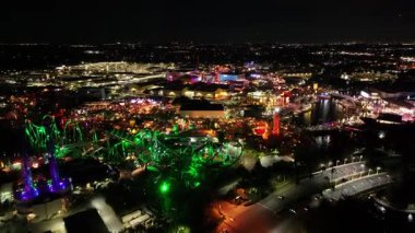 Orlando Skyline Orlando, Florida Birleşik Devletleri. Aydınlatılmış Lunapark. Evrensel Orlando Sahnesi. Florida 'da Şehir Gecesi Orlando Skyline Amerika Birleşik Devletleri.