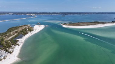 Florida 'daki Clearwater' da balayı parkı. Doğa Park Peyzajı. Paradisiac Manzarası. Waterfront Sahil Parkı. Florida 'da, Clearwater' daki Balayı Parkı.