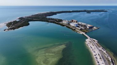 Florida 'daki Clearwater' da balayı parkı. Doğa Park Peyzajı. Paradisiac Manzarası. Waterfront Sahil Parkı. Florida 'da, Clearwater' daki Balayı Parkı.