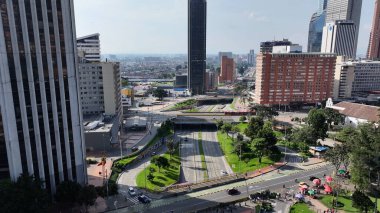 Kolombiya 'nın başkenti Bogota' da Bogota Skyline. Yüksek Binalar Peyzajı. Finans Bölgesi. Bogota, Kolombiya Bölgesi 'nde. Şehir merkezinde. Şehir Açık Hava.