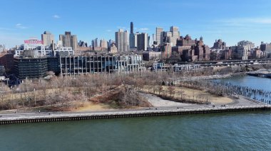 Brooklyn Skyline New York 'ta Brooklyn' de. Şehir merkezi sahnesi. Highrise Binaları. New York 'ta Brooklyn Skyline. Çarpıcı Şehir Manzarası.