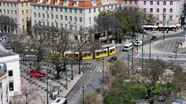 Lizbon, Portekiz 'in Lizbon semtinde Lizbon Skyline. Duque Da Terceira Meydanı. Çarpıcı şehir manzarası. Lizbon Skyline Portekiz 'de. Tarihi Şehir Manzarası. Turizm Tarihi Yer.