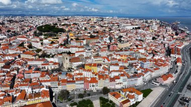 Lizbon 'daki Lizbon Bölgesi' nde Lizbon Skyline. Ortaçağ İnşaat Sahnesi. Antik Şehir Manzarası. Lizbon Skyline Portekiz 'de. Tarihi Şehir Manzarası. Turizm Seyahat Yeri.