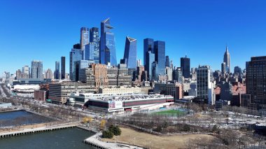 New York 'un merkezinde, New York' ta, Manhattan 'da. Highrise Binaları Sahnesi. Güzel şehir manzarası. New York 'un merkezinde, New York' ta. Kış Manzarası.