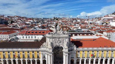 Lizbon, Portekiz 'in Lizbon semtinde Lizbon Skyline. Comercio Meydanı Sahnesi. Augusta Sokağı Şehir Manzarası. Lizbon Skyline Portekiz 'de. Tarihi Şehir Manzarası. Turizm Tarihi Yer.
