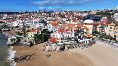 Cascais Skyline Lizbon 'un Cascais bölgesinde. Coastal City. Doğa manzarası. Plaj manzarası. Lizbon 'un Cascais Bölgesindeki Cascais Skyline.