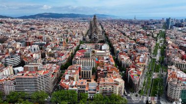 Sagrada Familia Barselona Katalonya Topluluğu İspanya 'da. Ortaçağ Kilise Sahnesi. Şehir merkezinde. Kilise inşaatı. Sagrada Familia Barselona İspanya 'da. Güzel şehir manzarası. Kilise İnşaatı.