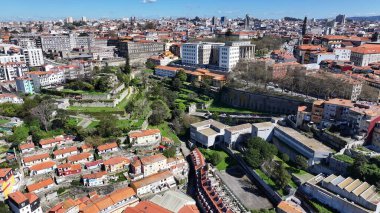 Portekiz 'in Porto Bölgesi' ndeki Erdemliler Parkı. Eğlence Parkı Peyzajı. Kültür Mirası. Doğa Manzarası. Portekiz, Porto 'daki Erdemliler Parkı. Turizm Tarihi Yer.