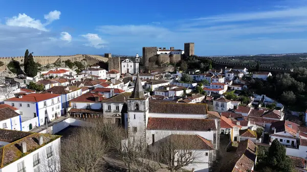 Leiria Portekiz 'deki Obidos Köyü' nde. Old Town Skyline 'da. Ortaçağ Binaları Sahnesi. Güzel şehir manzarası. Leiria Portekiz 'deki Obidos Köyü' nde. Kültür Mirası.