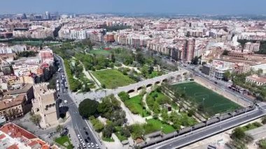 Valence Community İspanya 'da Valencia Skyline' da. Ortaçağ Binaları Sahnesi. Şehir merkezindeki şehir manzarası. Valence Community İspanya 'da Valencia. Kültür Mirası Skyline. Şehir Sahnesi.