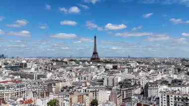 Fransa 'nın Paris Adası' ndaki Eyfel Kulesi. Şehir merkezindeki şehir manzarası. Güzel Skyline. Fransa 'nın Paris Adası' ndaki Eyfel Kulesi. Eyfel Kulesi. Turizm Tarihi Yer. Paris Skyline