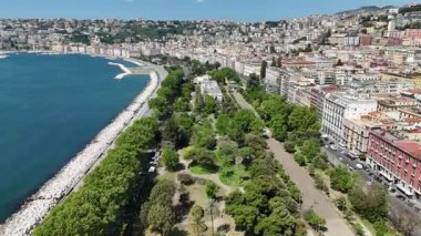 Napoli Skyline Campania İtalya 'da Napoli' de. Şehir manzarası manzarası. Şehir merkezinde. Napoli Skyline Campania İtalya 'da Napoli' de. Kültür Mirası Skyline. Güzel Metropolis. İtalya Manzarası.