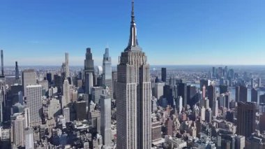 New York 'ta Manhattan' daki Empire State Binası. Şehir merkezinde göz kamaştırıcı. Turizm Tarihi Yer. New York 'taki Empire State Binası. Yükseklik Binaları.