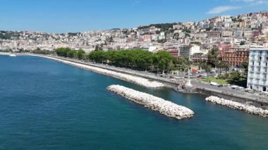 Napoli Skyline Campania İtalya 'da Napoli' de. Şehir manzarası manzarası. Şehir merkezinde. Napoli Skyline Campania İtalya 'da. Napoli Körfezi Skyline. Güzel sahil şeridi. İtalya Manzarası.